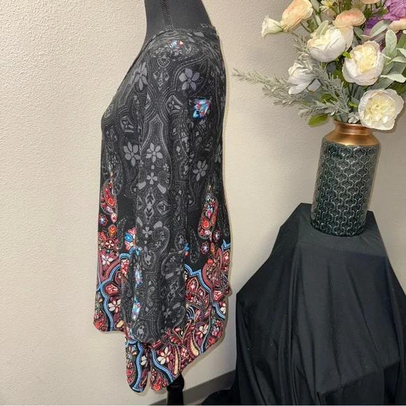 WinWin Black Paisley Boho Tunic V-Neck Bell Sleeve Festival Top S-M - Picture 2 of 7